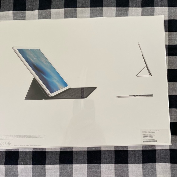 NWOT IPad Pro Smart Keyboard - Sealed in Original Packaging. Never Used. - Picture 7 of 7
